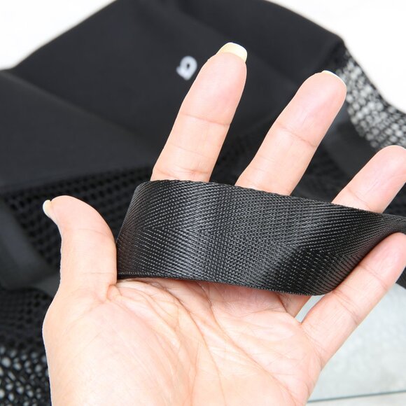 GAP FIT Breathable Mesh and Neoprene Gym Bag - Picture 11 of 11